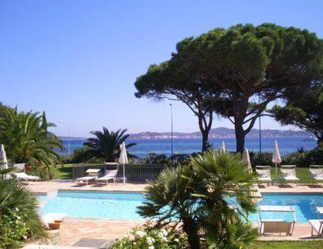 גרימו Hotel Villa Les Rosiers מראה חיצוני תמונה